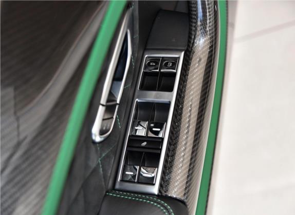 欧陆 2015款 4.0T GT3-R 车厢座椅   门窗控制