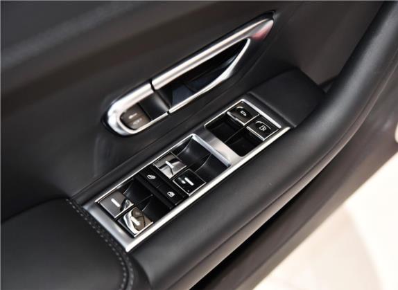 欧陆 2017款 4.0T GT V8 S 敞篷版 车厢座椅   门窗控制