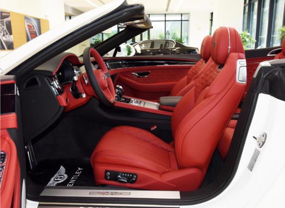 欧陆 2020款 4.0T GT V8 敞篷版 车厢座椅   前排空间