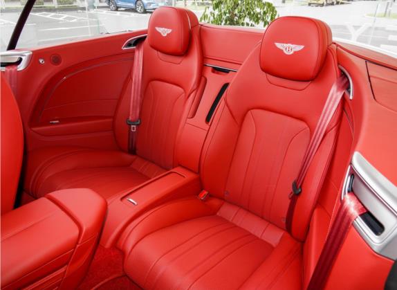 欧陆 2020款 4.0T GT V8 敞篷版 车厢座椅   后排空间