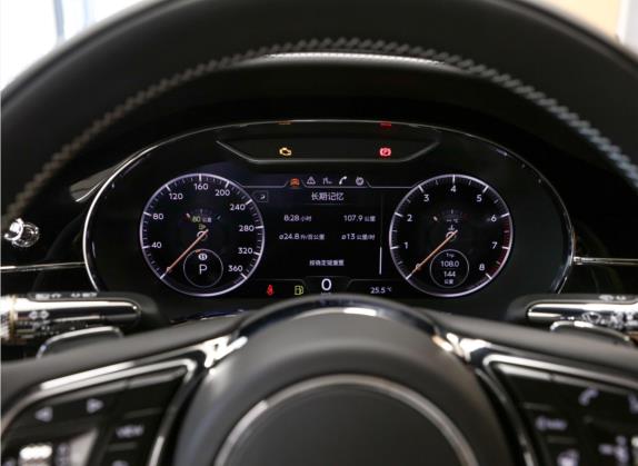 欧陆 2022款 6.0T GT W12 中控类   仪表盘