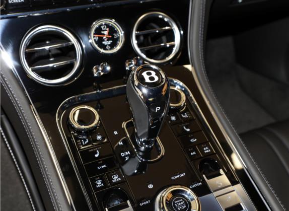 欧陆 2022款 6.0T GT W12 中控类   挡把