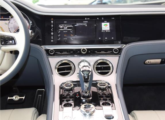 欧陆 2022款 4.0T GT V8 Mulliner 中控类   中控台
