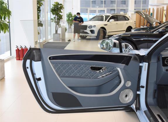 欧陆 2022款 4.0T GT V8 Mulliner 车厢座椅   前门板
