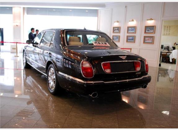 雅致 2004款 RL 6.8 外观   斜后