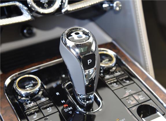2022款 2.9T V6 Hybrid 中控类   挡把