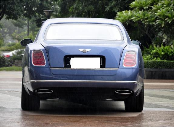 慕尚 2011款 6.8T 尊贵版 外观   正后