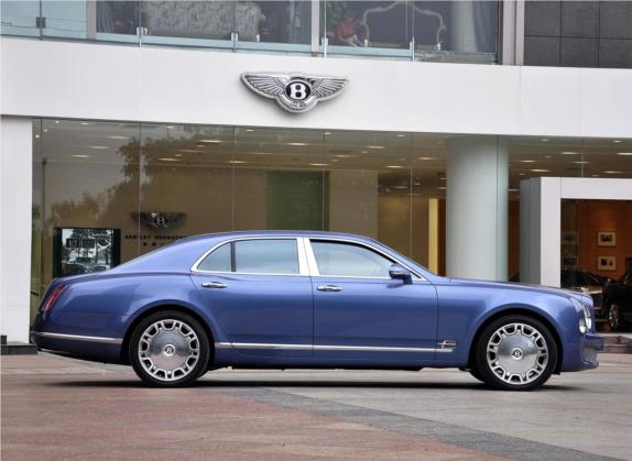慕尚 2011款 6.8T 尊贵版 外观   正侧