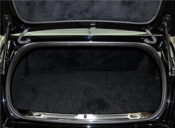 慕尚 2011款 6.8T 豪华版 车厢座椅   后备厢