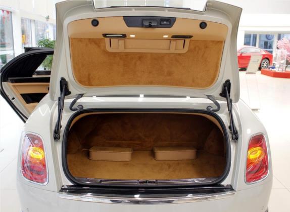 慕尚 2015款 6.8T 标准版 车厢座椅   后备厢