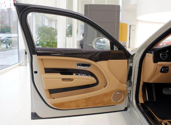 慕尚 2015款 6.8T 标准版 车厢座椅   前门板