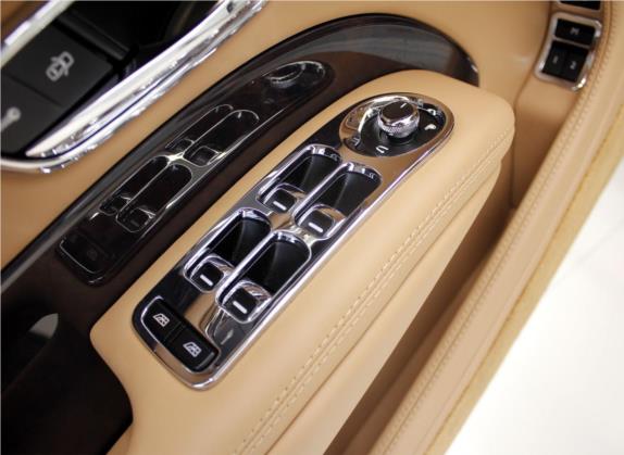 慕尚 2015款 6.8T 标准版 车厢座椅   门窗控制