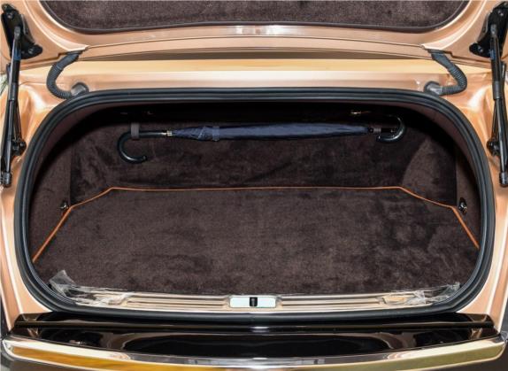 慕尚 2017款 6.8T 长轴距版 车厢座椅   后备厢