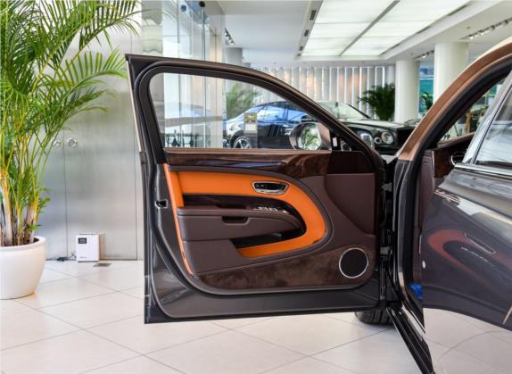 慕尚 2017款 6.8T 长轴距版 车厢座椅   前门板