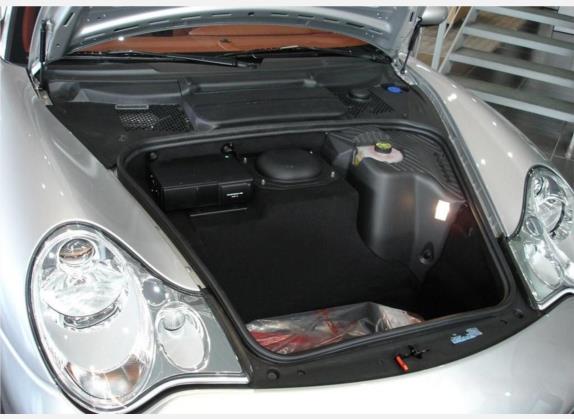 保时捷911 2005款 Turbo 3.6T 车厢座椅   后备厢
