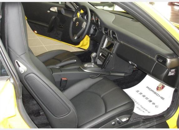 保时捷911 2005款 Carrera MT 3.6L 车厢座椅   前排空间