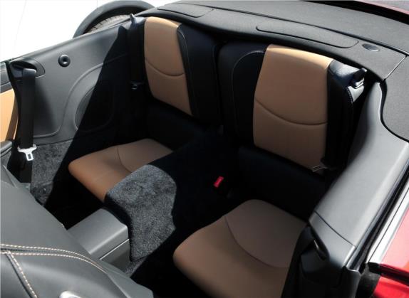 保时捷911 2011款 Edition Style 3.6L 敞篷版 车厢座椅   后排空间