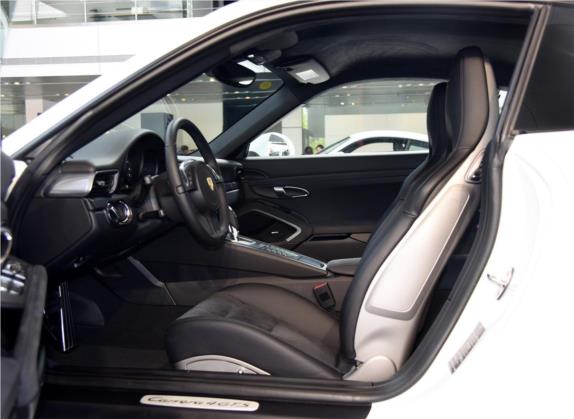 保时捷911 2015款 Carrera 4 GTS 3.8L 车厢座椅   前排空间