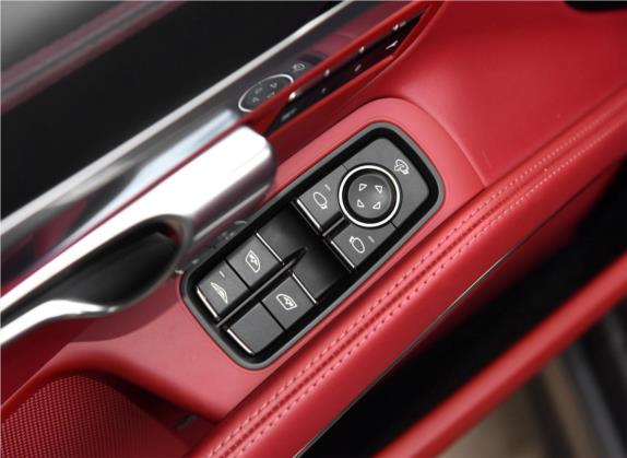 保时捷911 2016款 Carrera 4 Cabriolet 3.0T 车厢座椅   门窗控制