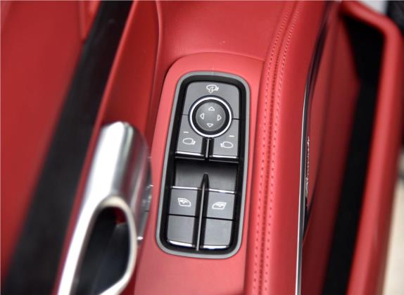 保时捷911 2017款 Carrera 4 GTS 3.0T 车厢座椅   门窗控制