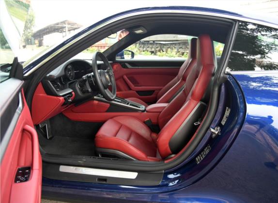保时捷911 2019款 Carrera S 3.0T 车厢座椅   前排空间