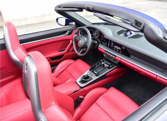 保时捷911 2020款 Carrera Cabriolet 3.0T 车厢座椅   前排空间