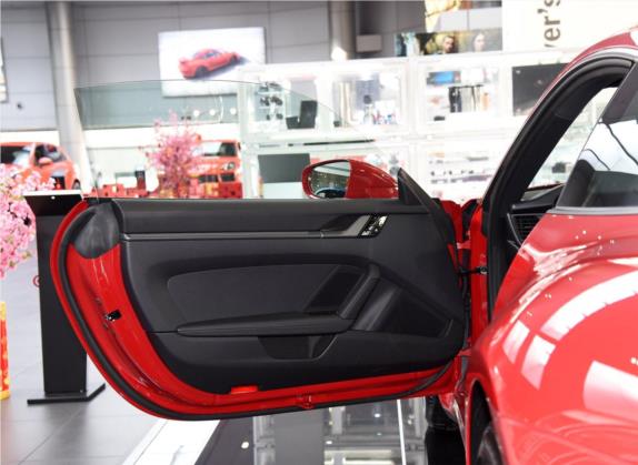 保时捷911 2020款 Carrera 3.0T 车厢座椅   前门板