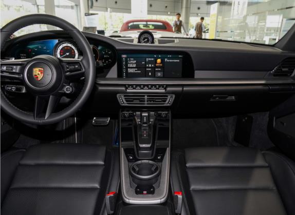 保时捷911 2020款 Carrera 4 3.0T 中控类   中控台