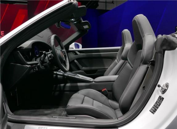 保时捷911 2020款 Carrera 4 Cabriolet 3.0T 车厢座椅   前排空间