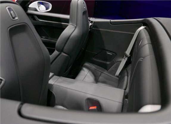 保时捷911 2020款 Carrera 4 Cabriolet 3.0T 车厢座椅   后排空间