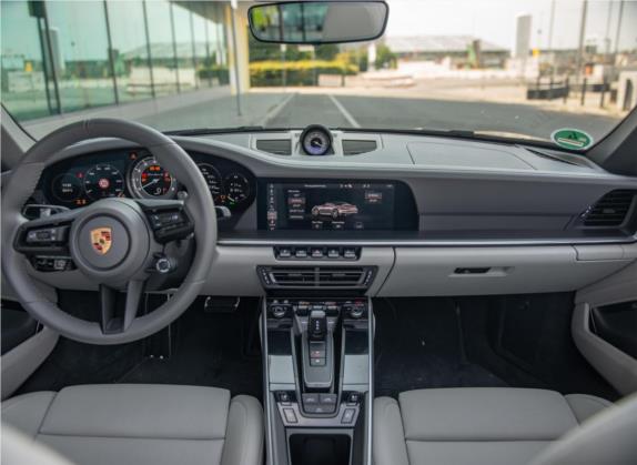 保时捷911 2020款 Turbo S Cabriolet 3.7T 中控类   中控全图