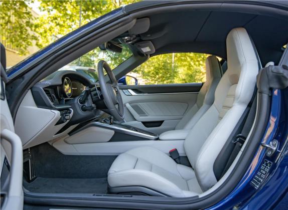 保时捷911 2020款 Turbo S Cabriolet 3.7T 车厢座椅   前排空间