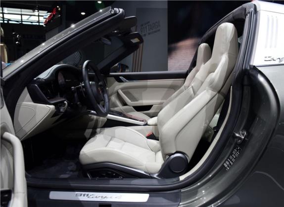 保时捷911 2020款 Targa 4 3.0T 车厢座椅   前排空间
