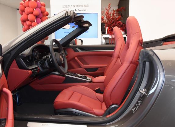 保时捷911 2022款 Carrera Cabriolet 3.0T 车厢座椅   前排空间