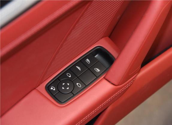 保时捷911 2022款 Carrera Cabriolet 3.0T 车厢座椅   门窗控制