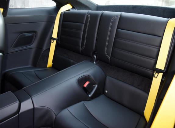 保时捷911 2022款 Turbo S 3.7T 车厢座椅   后排空间