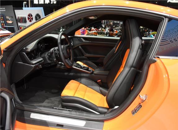 保时捷911 2023款 Carrera 3.0T 车厢座椅   前排空间