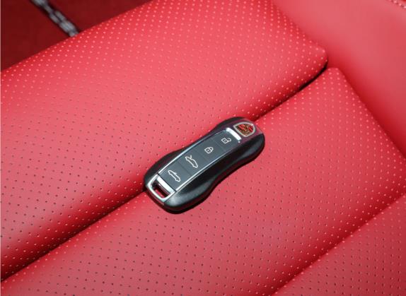 保时捷911 2023款 Carrera Cabriolet 3.0T 其他细节类   钥匙