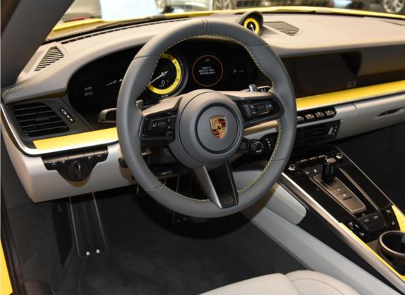 保时捷911 2023款 Targa 4 3.0T 中控类   驾驶位