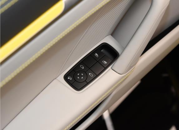 保时捷911 2023款 Targa 4 3.0T 车厢座椅   门窗控制