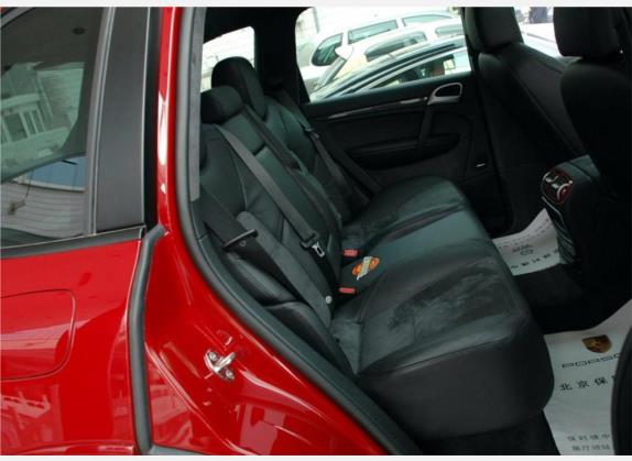 Cayenne 2008款 Cayenne GTS 4.8L 车厢座椅   后排空间