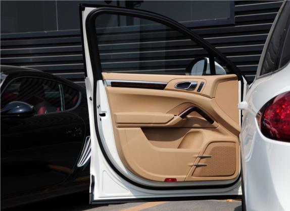 Cayenne 2011款 Cayenne S Hybrid 3.0T 车厢座椅   前门板