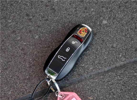 Cayenne 2011款 Cayenne S 4.8L 其他细节类   钥匙
