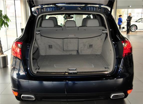 Cayenne 2011款 Cayenne S 4.8L 车厢座椅   后备厢