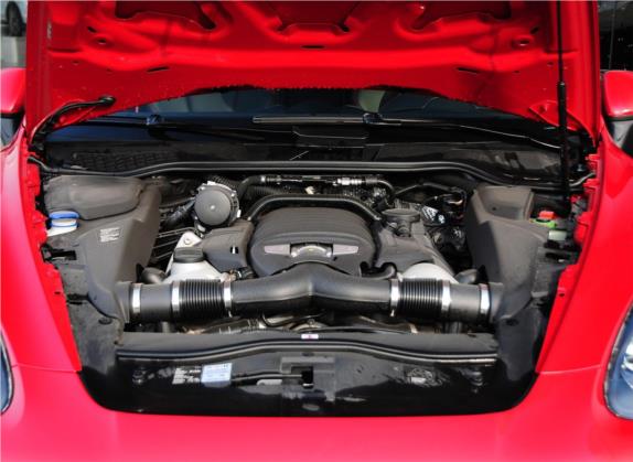 Cayenne 2012款 Cayenne GTS 4.8L 其他细节类   发动机舱