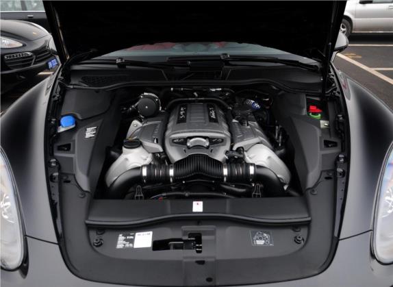 Cayenne 2013款 Cayenne Turbo S 4.8T 其他细节类   发动机舱