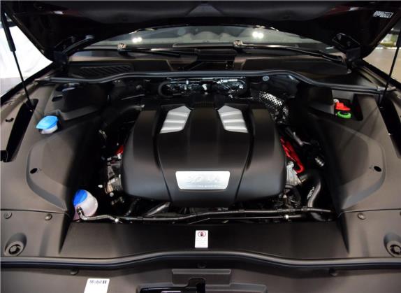 Cayenne 2016款 Cayenne 3.0T 其他细节类   发动机舱