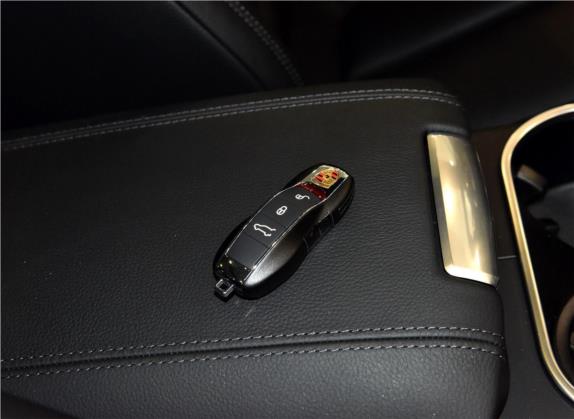 Cayenne 2016款 Cayenne 3.0T 其他细节类   钥匙