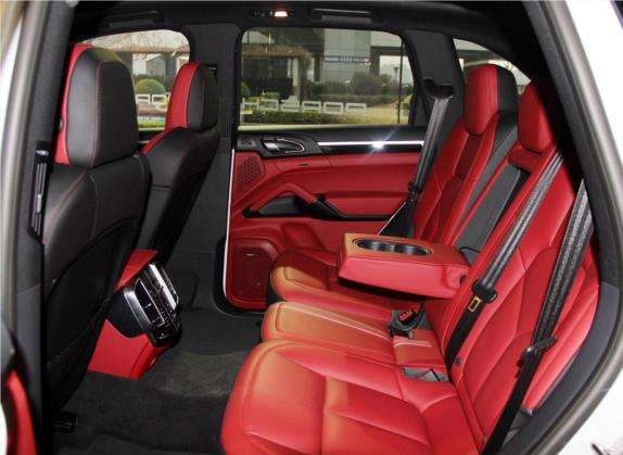 Cayenne 2016款 Cayenne S 3.6T 车厢座椅   后排空间