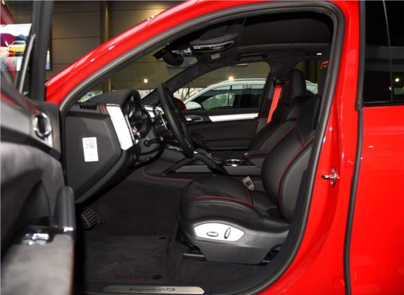Cayenne 2016款 Cayenne GTS 3.6T 车厢座椅   前排空间